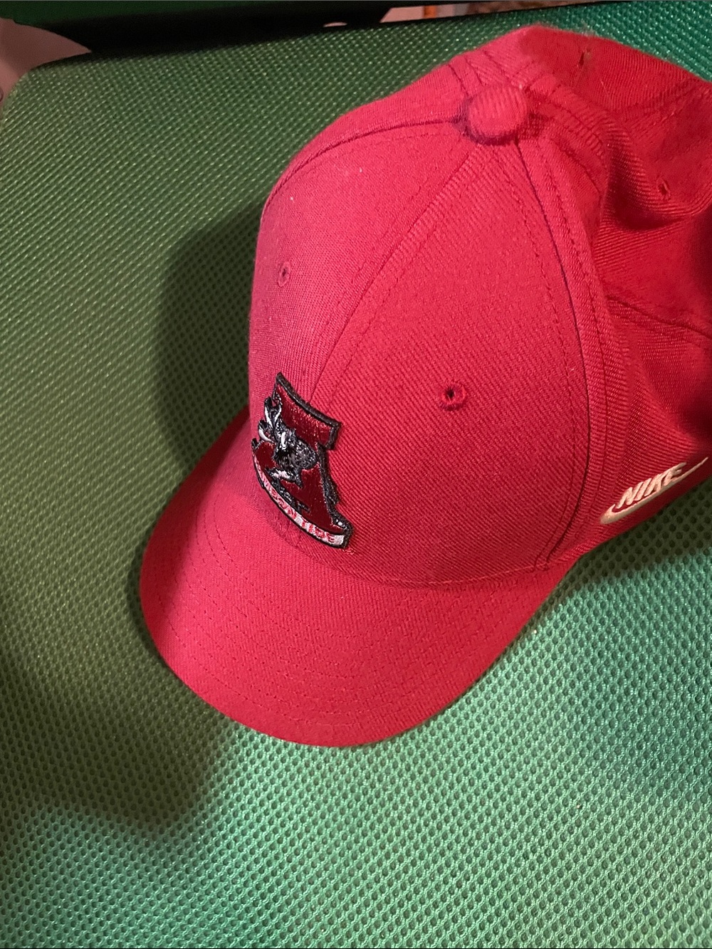 Nike Red Curved-Brim Baseball Cap with Embroidered Crest